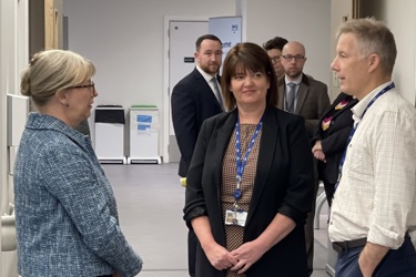 Finance minister visits Fife’s National Treatment Centre 